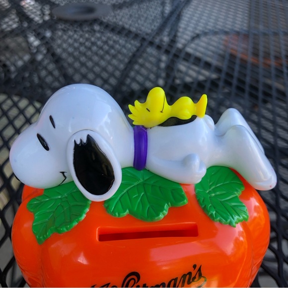 Peanuts Whitman Candies Snoopy Pumpkin Bank Candy Container United Features Synd - Picture 6 of 8